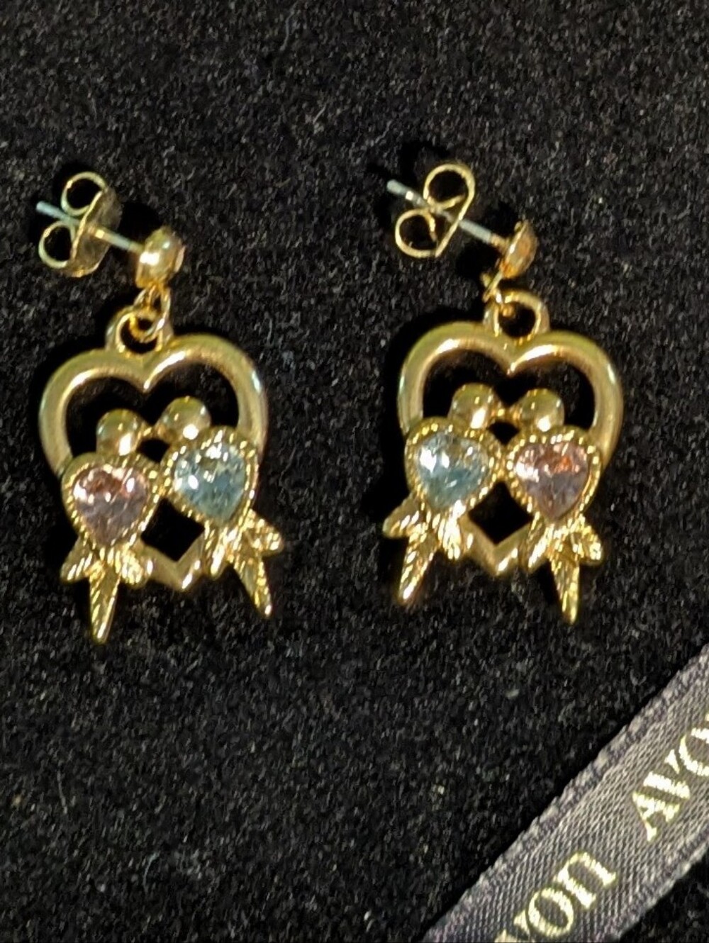 Vintage Avon Love Birds Gold Tone Pierced Earrings